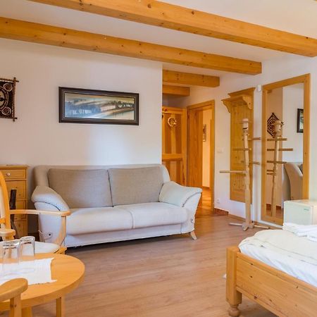Valasske Chalupy Kycerka Hotel Velké Karlovice Esterno foto