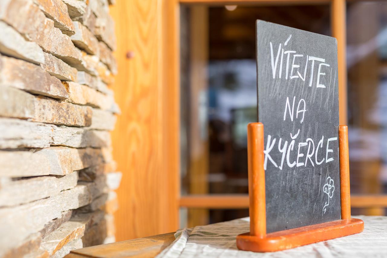 Valasske Chalupy Kycerka Hotel Velké Karlovice Esterno foto