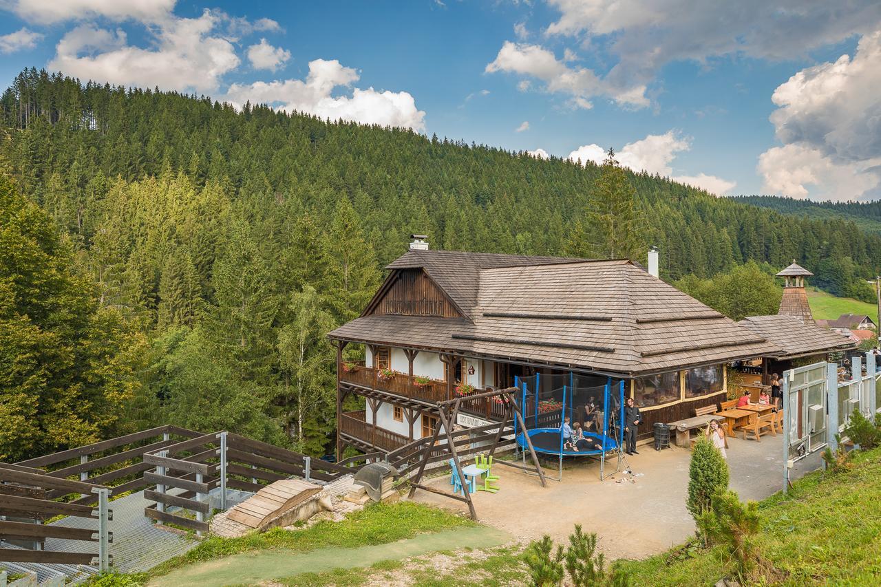 Valasske Chalupy Kycerka Hotel Velké Karlovice Esterno foto