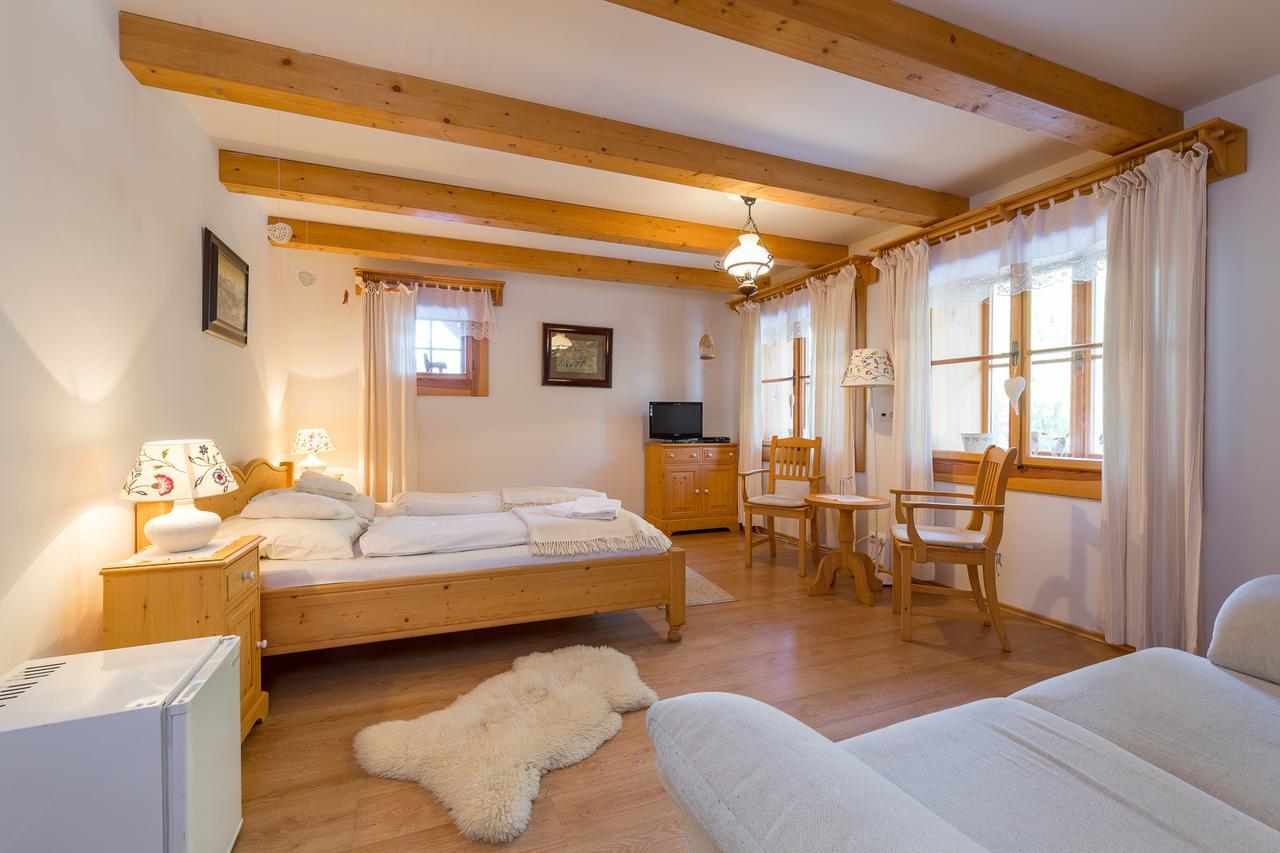 Valasske Chalupy Kycerka Hotel Velké Karlovice Esterno foto