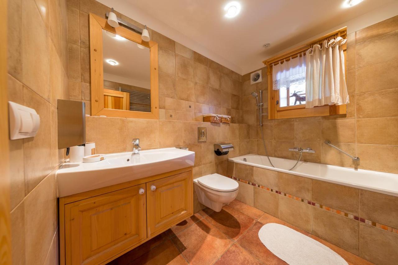 Valasske Chalupy Kycerka Hotel Velké Karlovice Esterno foto