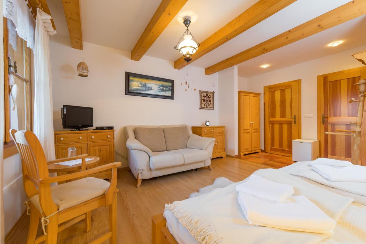 Valasske Chalupy Kycerka Hotel Velké Karlovice Esterno foto