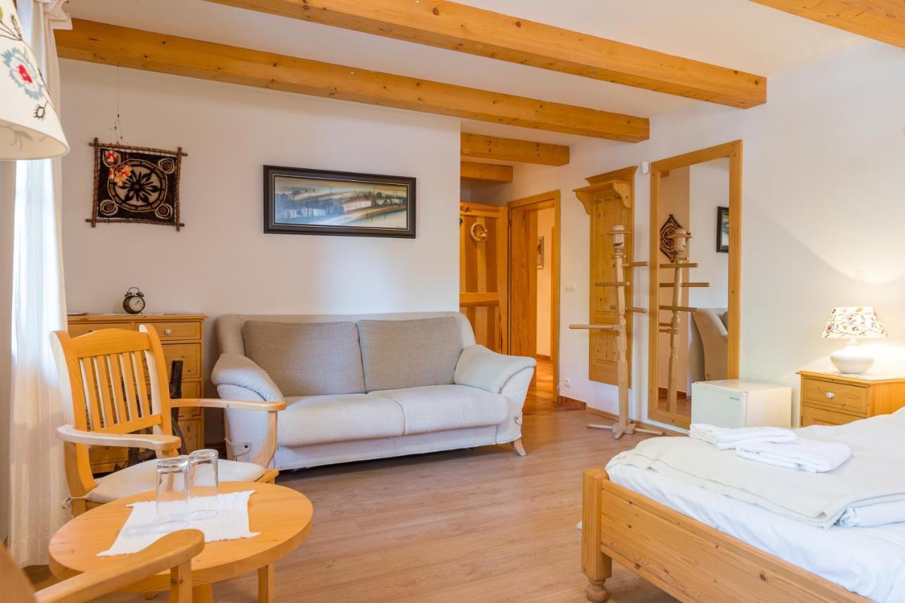 Valasske Chalupy Kycerka Hotel Velké Karlovice Esterno foto