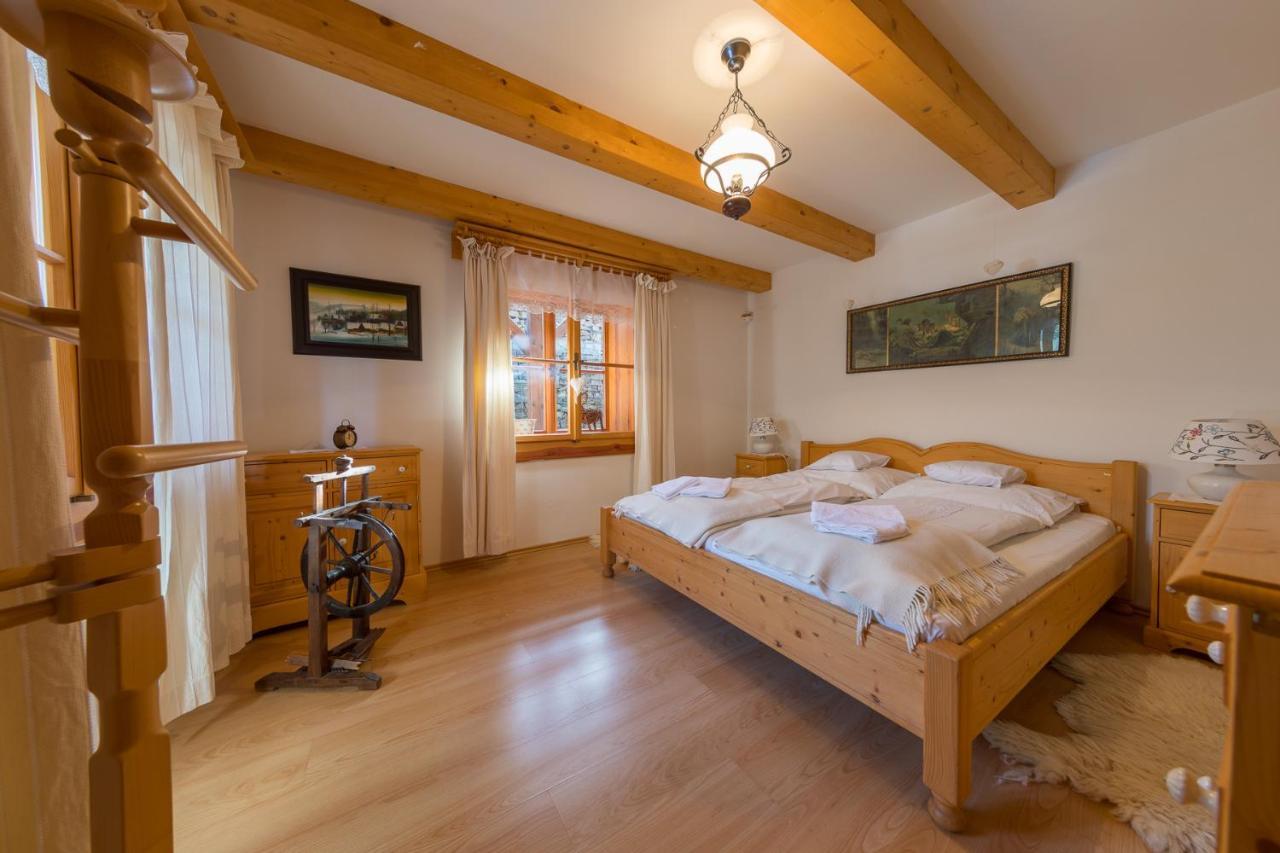 Valasske Chalupy Kycerka Hotel Velké Karlovice Esterno foto